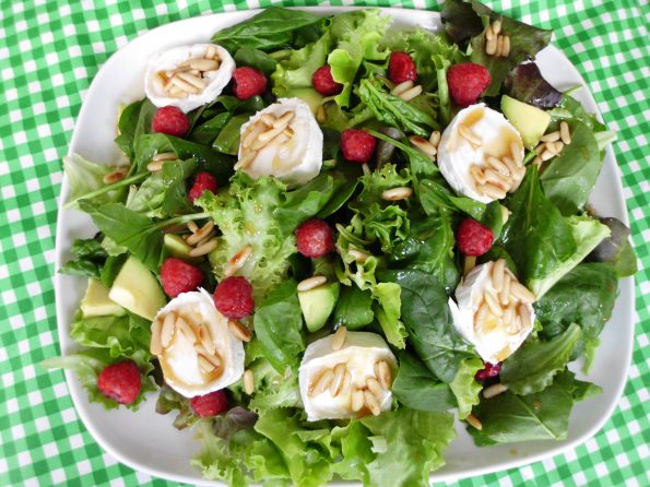 Salat mit Himbeeren und Ziegenkäse – heideblitz
