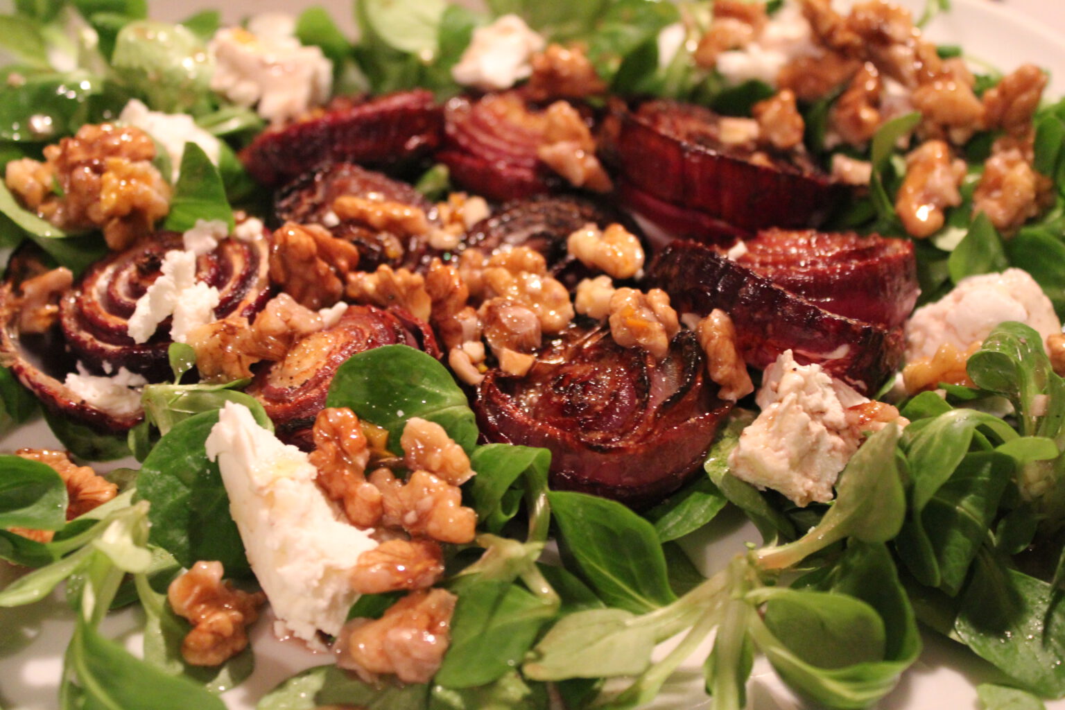 Gebackene Zwiebeln mit Walnusssalsa – heideblitz